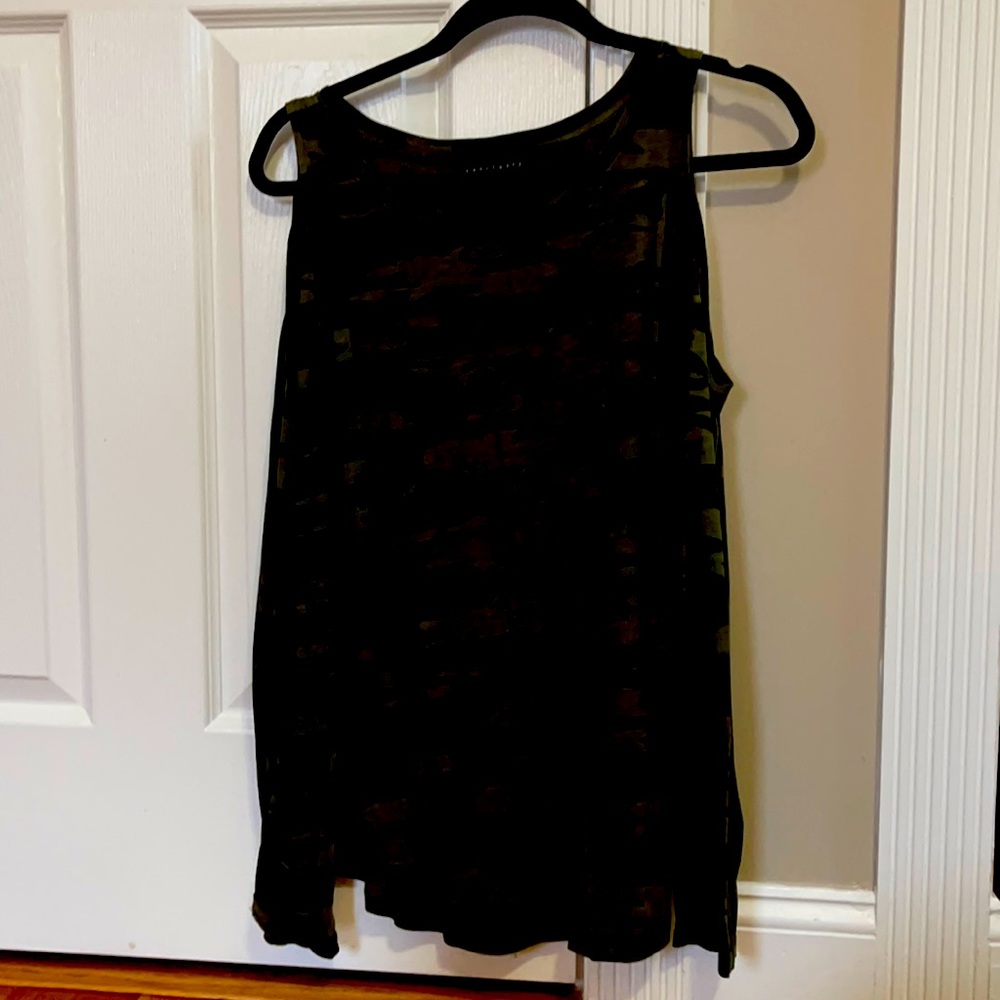 Sanctuary camo cold shoulder top size Medium
